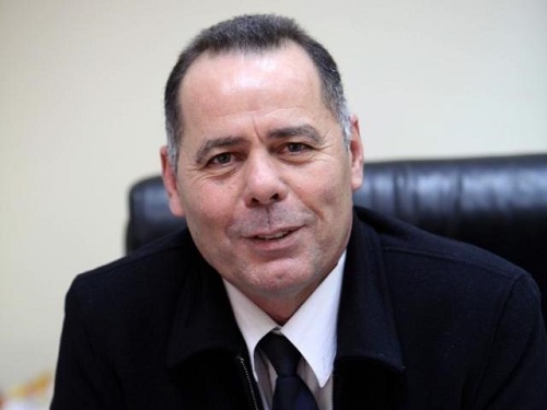 עורך דין תאונת דרכים, נפגעה כשהרכב חנה באדום לבן – שירביט סירבה לפצות