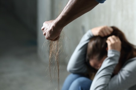 הניכור ההורי, נפגעת אלימות ברחה עם הילדה – האב דרש להחזיר אותה