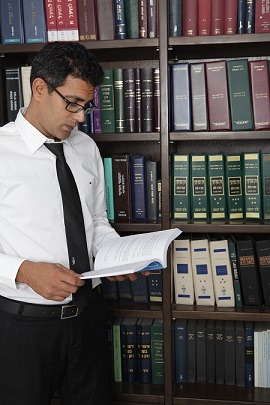 עו"ד לענייני משפחה, בעל ישתתף בחובות שצברה אשתו בגלל הלוואות שלקחה ללא ידיעתו