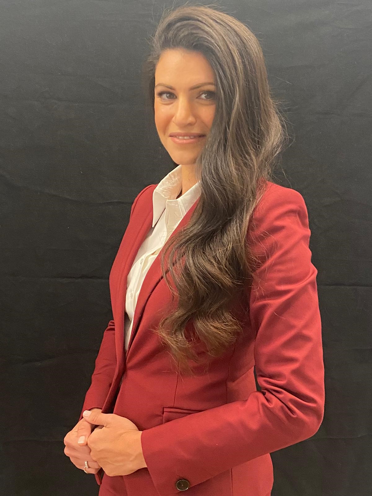 עורך דין משפחה, גילתה שהחברה של בעלה שווה מיליונים – הסכם הגירושים בוטל