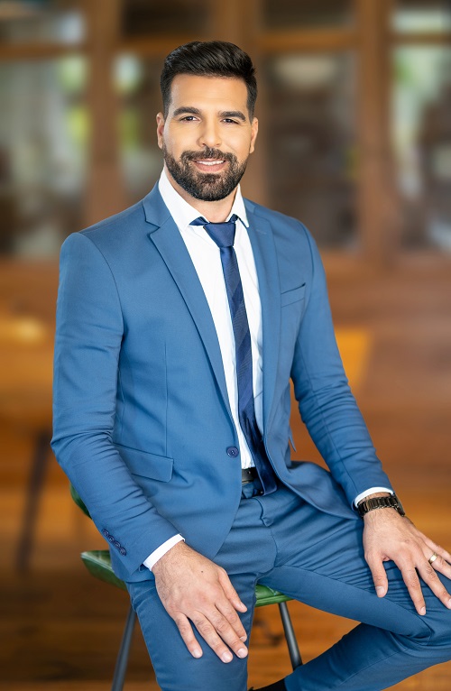 עורך דין משפחה, מנעה מפגשים בין האב לילדה, ותשלם לו 5,250 שקלים