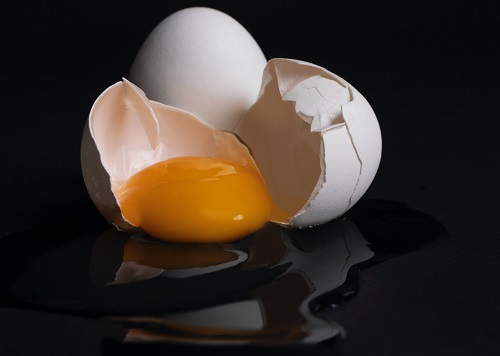 עורכי דין נזיקין, בגלל ביצה שבורה: כ-200 אלף ש' פיצויים לקשישה שהחליקה ביינות ביתן