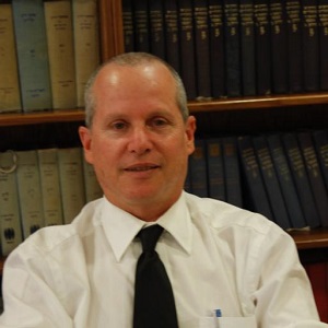 עורך דין משפחה, העסק המצליח יישאר אצל הבעל – האישה תקבל את הבית ורוב הכספים